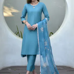 Ishin Women Solid Kurta with Trousers & Dupatta-picture-2