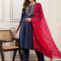 House of Pataudi Floral Embroidered Straight Kurta With Trousers And Dupatta-picture-49