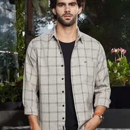 Campus Sutra Men Comfort Button-Down Collar Windowpane Checked Cotton Casual Shirt-image-39