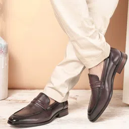 House of Pataudi Men Textured Formal Loafers-picture-45