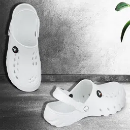 PENNEN Men Clogs-image-11