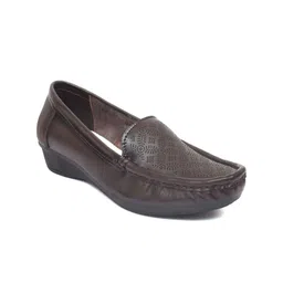 Zoom Shoes Women Textured Leather Loafers-50