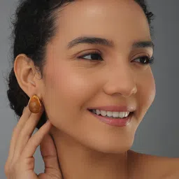 Reenisaa Teardrop Shaped Studs Earrings image 3