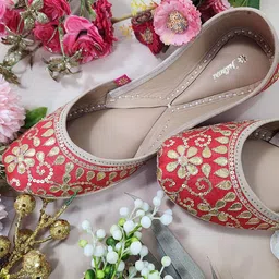 Fulkari Women Embellished Ethnic Mojaris Flats-54