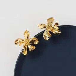 DIVASTRI Leaf Shaped Studs Earrings image 4