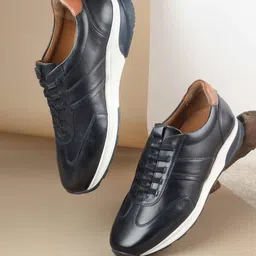 DAVINCHI Men Textured Leather Sneakers-image-16