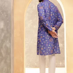 SOJANYA Men Printed Regular Kurta with Pyjamas image 3