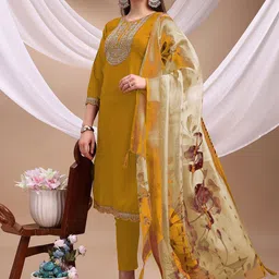 PATBRO Floral Yoke Design Sequinned Straight Kurta With Trousers & Dupatta-picture-30