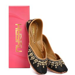 Nysah Women Embellished Ethnic Mojaris Flats-image-69