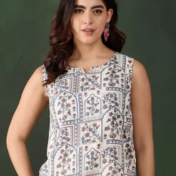 Sangria Floral Printed Sleeveless Top-24