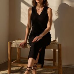 ZUMMER Women Self Design Ribbed V-Neck Sleeveless Bodycon Midi Dress-image-15