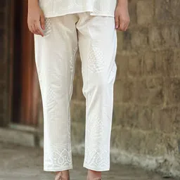 Chidiyaa Women Safed Fable of Frost Ivory Block Printed Formal Trouser Pant-image-82