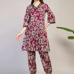 BAESD Floral Printed Regular A-Line Kurta with Trousers-14