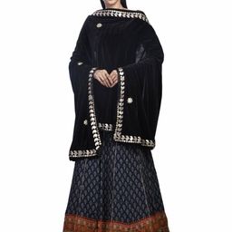 Traditions Bazaar Paisley Embroidered Velvet Dupatta with Gotta Patti-picture-7