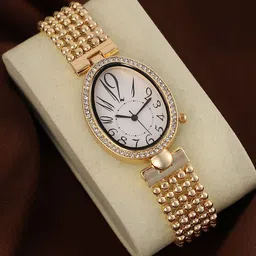 HAUTE SAUCE by Campus Sutra Women Embellished Dial & Stainless Steel Bracelet Style Straps Analogue Watch-36