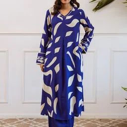 DIVASTRI Women Printed Regular Sequinned Kurta with Palazzos-21