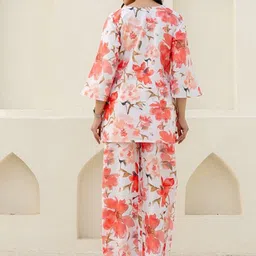 GULABOSITABO Printed Round Neck Top With Trousers Co-Ords Set image 4