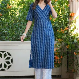 KALINI Geometric Printed V-Neck Pure Cotton Straight Kurta-picture-11