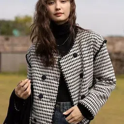 LULU & SKY Women Crop Tailored Jacket-image-3