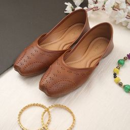 RAHEGAS Women Ethnic Mojaris Flats-image-83