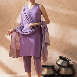 STYLEBAAZI V-Neck Straight Kurta With Trousers And Dupatta-picture-37