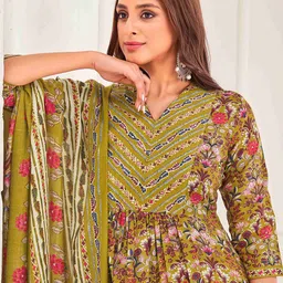 MOJILAA Women Floral Printed Regular Sequinned Kurta with Trousers & With Dupatta image 3
