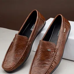 Duke Men Textured Square Toe Classic Loafers-11
