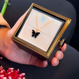 Giftii Black Elegant Rotating Jewelry Box-A Timeless Gift For Her-42