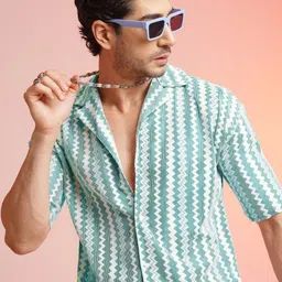 OQUENT Chevron Self Design Spread Collar Short Sleeves Standard Cotton Canvas Shirt-image-92