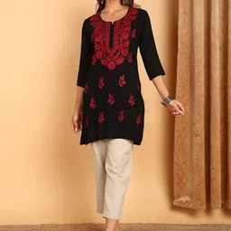 TOP N THREAD Floral Embroidered Chikankari Chikankari Kurti-image-80