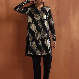 trueBrowns Woven Design Metallic Top With Trousers-image-17