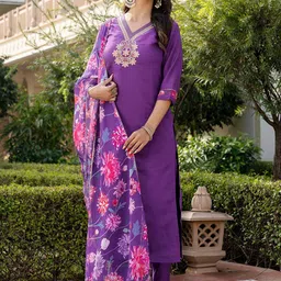 Navlik Women Floral Yoke Design Regular Thread Work Kurta with Trousers & With Dupatta-image-16