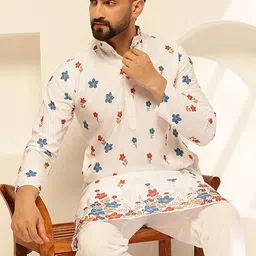 SOJANYA Men Ethnic Motifs Embroidered Regular Thread Work Pure Cotton Kurta with Pyjamas image 4