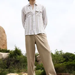 Campus Sutra Men Comfort Opaque Checked Casual Shirt-picture-1