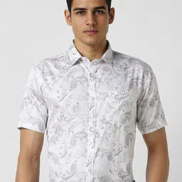 V Dot Men Slim Fit Spread Collar Ethnic Motifs Printed Cotton Formal Shirt-image-19