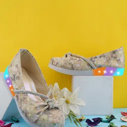 LMG Lifestyle Girls Embellished Party Mojaris Flats-image-38