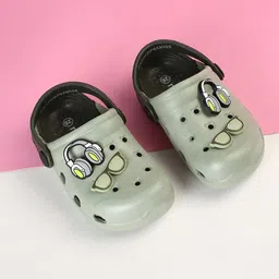 max Boys Jibbitz Detailed Clogs-image-7