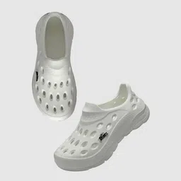 Solethreads Men Textured Clogs image 5