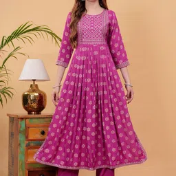 NEW4U Floral Embroidered Regular Sequinned A-Line Kurta With Palazzos & Dupatta image 3