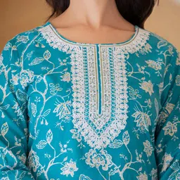 Varanga Floral Printed Regular Thread Work Kurta with Trouser & Dupatta image 2