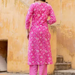 Varanga Floral Printed Regular Thread Work Kurta with Trouser & Dupatta image 4