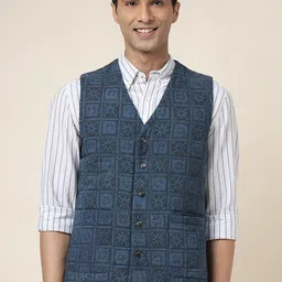 Fabindia Men Checked Cotton Collarless Sleeveless Quilted Jacket-33