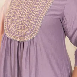 Janasya Plus Size Ethnic Motifs Regular Thread Work Kurta with Palazzos & Dupatta image 2