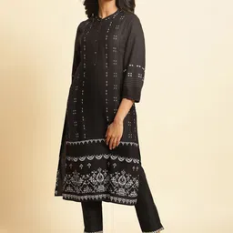 W Ethnic Motifs Printed Band Collar Straight Kurta-image-25