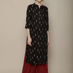 Vastramyaa Abstract Printed Mandarin Collar Roll-Up Sleeves Cotton Straight Kurta-11