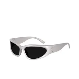 GARTH Unisex Square Sunglasses with UV Protected Lens image 3