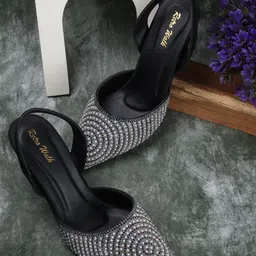 Retro Walk Printed Kitten Pointed Toe Heels image 1