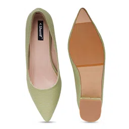 Sherrif Shoes Textured Pointed Toe Block Heels Pumps image 5