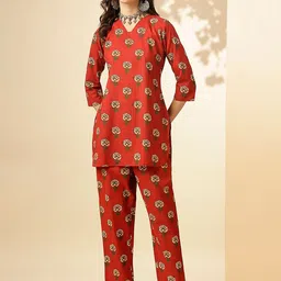 Saanjh Floral Printed V Neck Tunic With Trouser Co-Ords-image-51