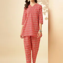 Saanjh Red & White Printed V-Neck Tunic With Trouser-picture-30